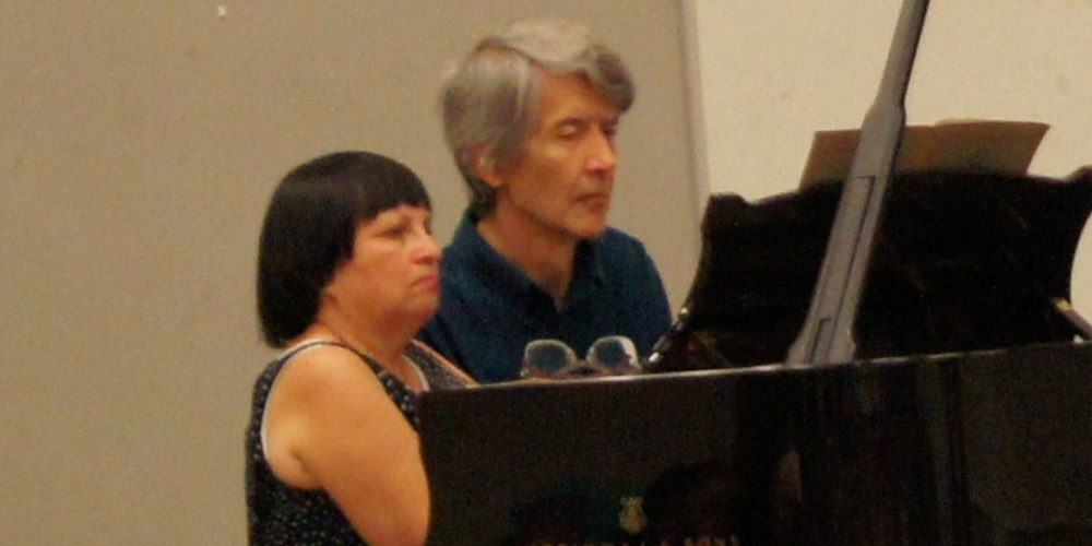 L'Est et l'Ouest font clavier commun sous les doigts de la pianiste russe Galina Serebriiskaïa et de l'Américain  Alan Ball.