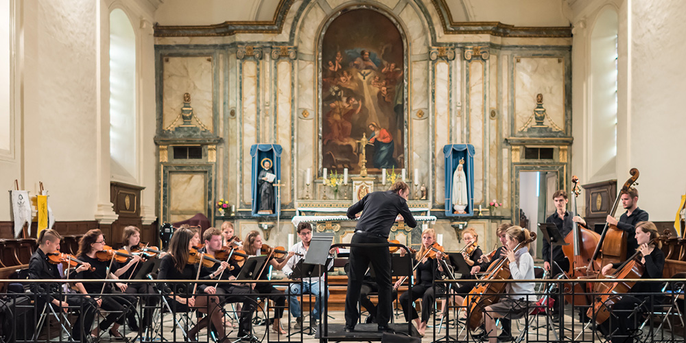 L'Ensemble Orchestral Sequentiae, en concert à Courseulles, est une toute jeune formation fondée et dirigée par Mathieu Bonnin.